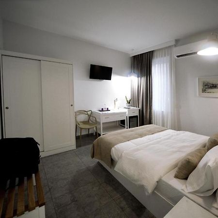 Konak Rooms L Skanderbeg Square 티라나 외부 사진