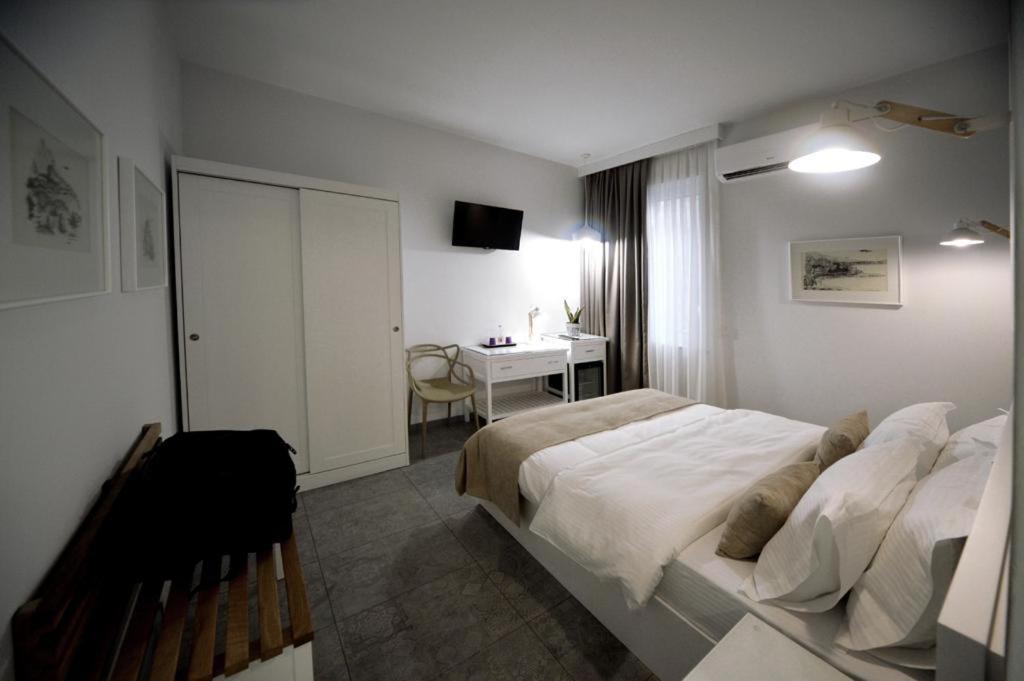 Konak Rooms L Skanderbeg Square 티라나 외부 사진