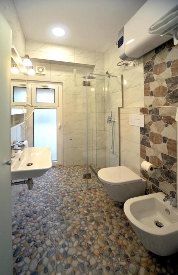 Konak Rooms L Skanderbeg Square 티라나 외부 사진